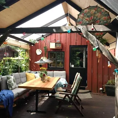 Eventyrlåven Kjent Fra Tv Serien Herlig Hjem Kristiansand