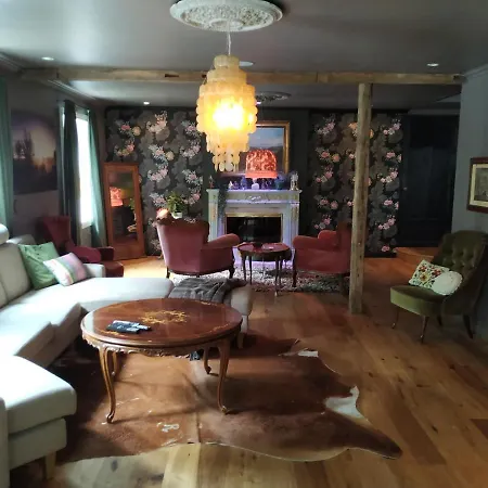 Leilighet Eventyrlåven Kjent Fra Tv Serien Herlig Hjem Kristiansand